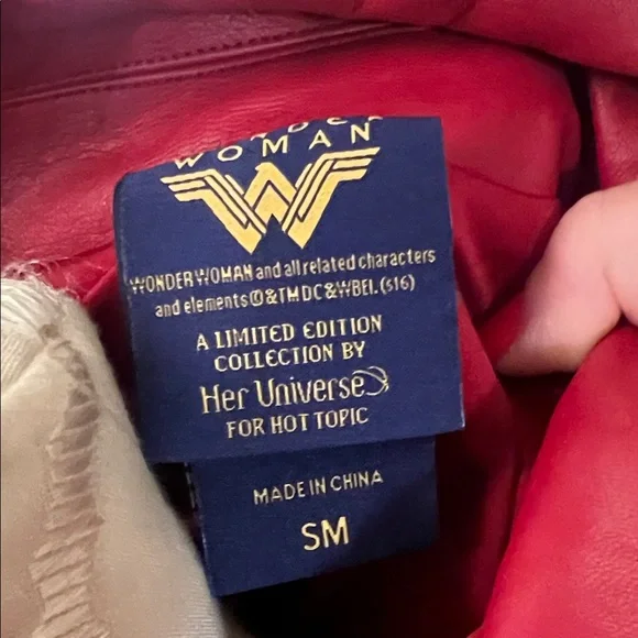 ***WORN 1X***‎ WONDER WOMAN JACKET - Picture 2 of 5